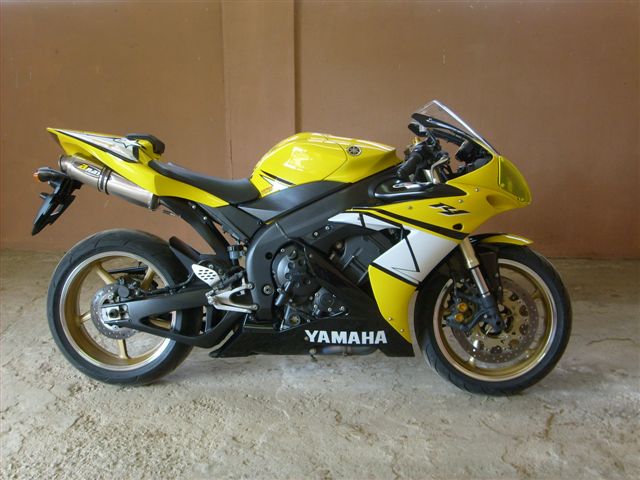 Yamaha R1