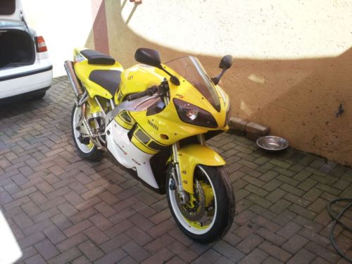 Yamaha Yzf R1