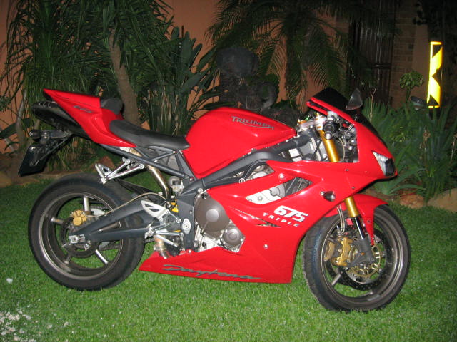 Triumph 675 Triple