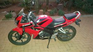Honda Cbr125r