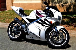 Honda Rvf400 Nc35