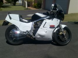 Suzuki Gsxr 750 Presling