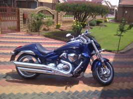 Suzuki M109r