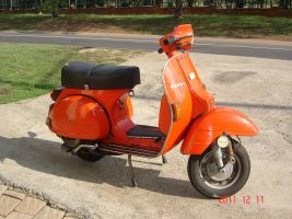 Vespa P200e