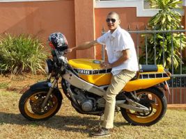 Yamaha Fzr400