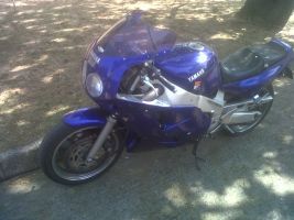 Yamaha Fzr
