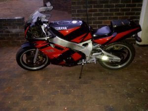 Yamaha Fzr 400