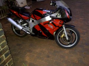 Yamaha Fzr 400