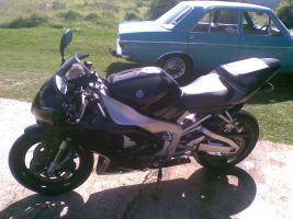 Yamaha R1