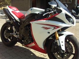 Yamaha Yzf R1
