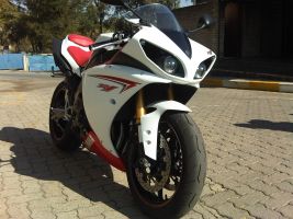 Yamaha Yzf R1