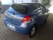  Yaris