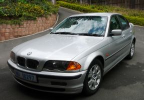  320i