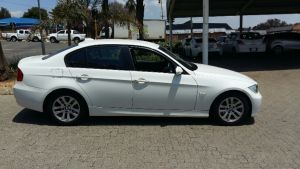  320i