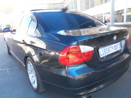  320i
