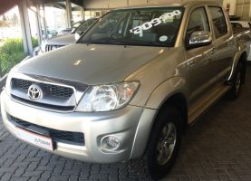 Toyota Hilux D/cab Raised Body Raider . 2.7i 4x2 
