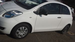 Yaris