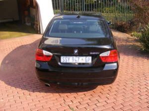  320i