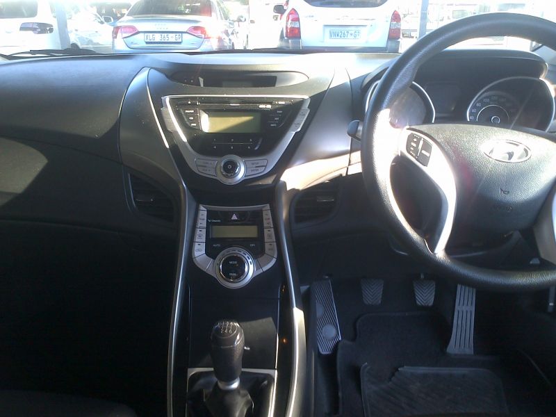  Elantra 1.6 Gls / Premium