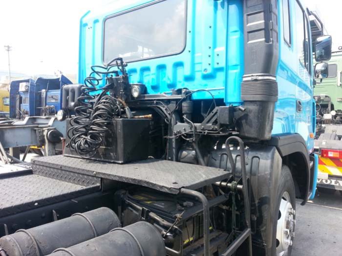 Tractor Head