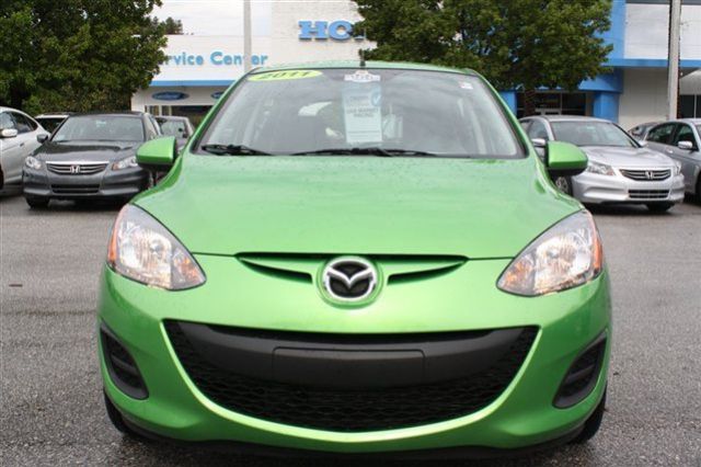  Mazda2