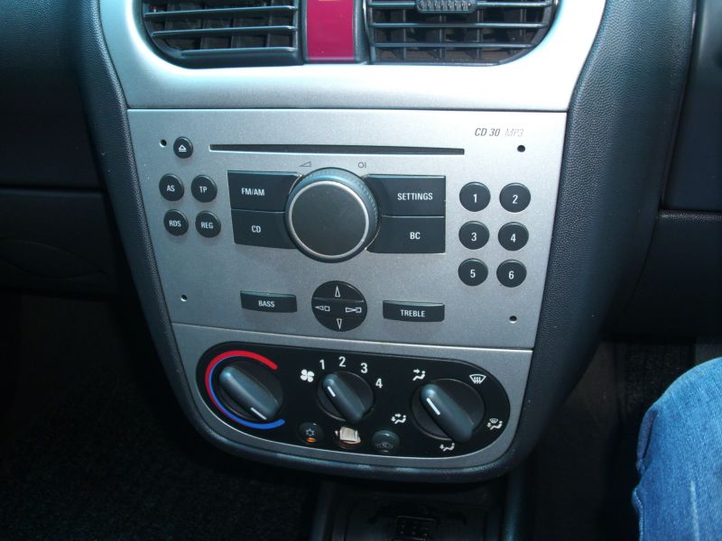  Corsa 1.4 Sport Utility
