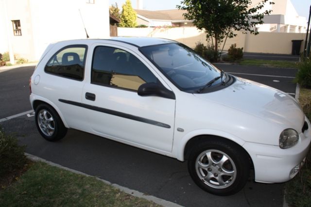  Corsa 1400i Sport A/c P/s