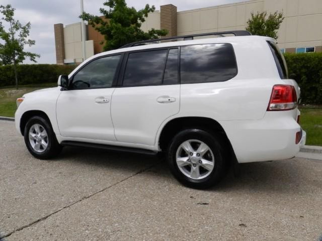   Land Cruiser