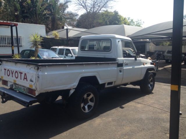  Land Cruiser 70 With Lexus V8 Auto
