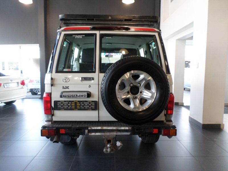  Land Cruiser 76 4.2d Station Wagon