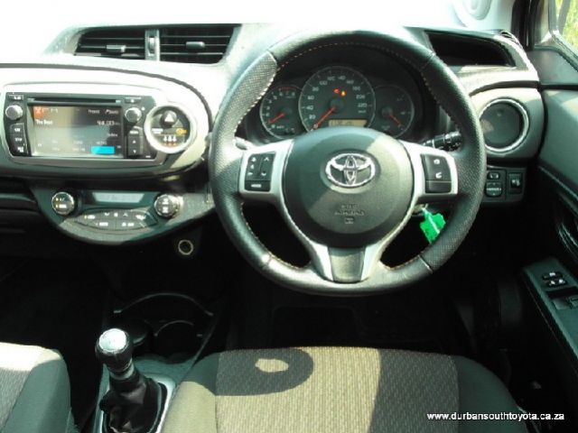  Yaris