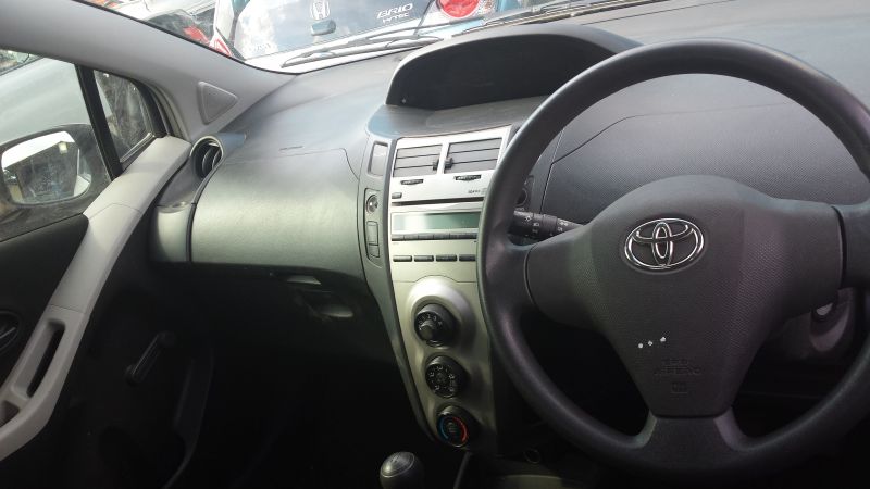  Yaris