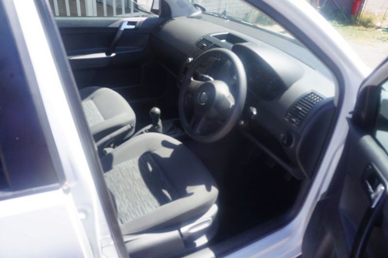  Polo Vivo 1.6 Trendline